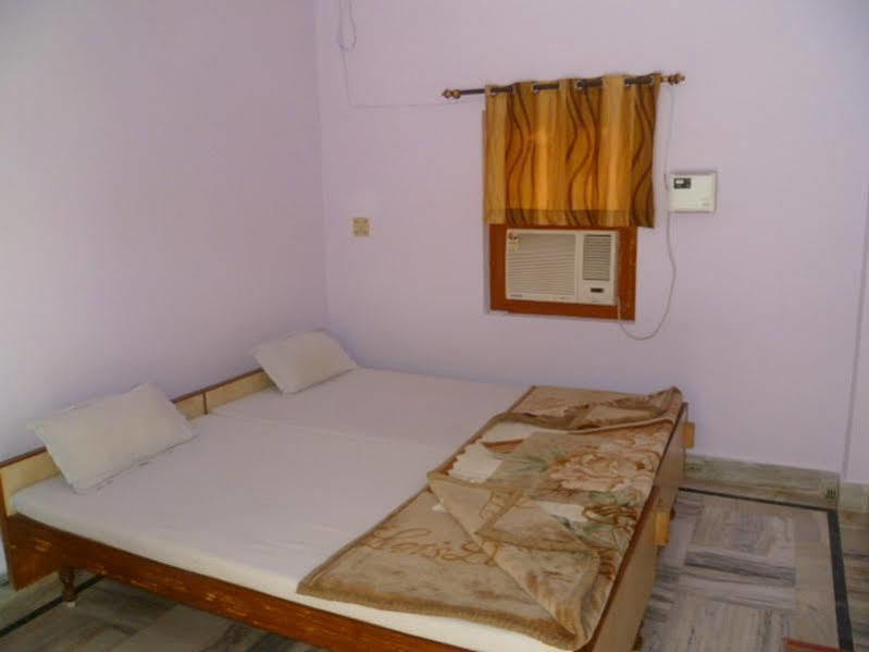 Hotel Sri Yoga Mandir Váránasí Exteriér fotografie